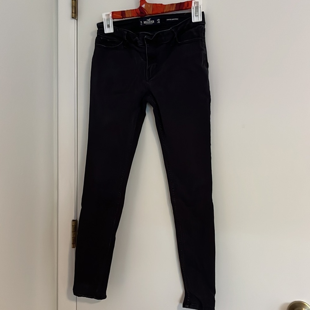 Preloved Hollister black jeans. Low rise super skinny. Waist 25 and length 28